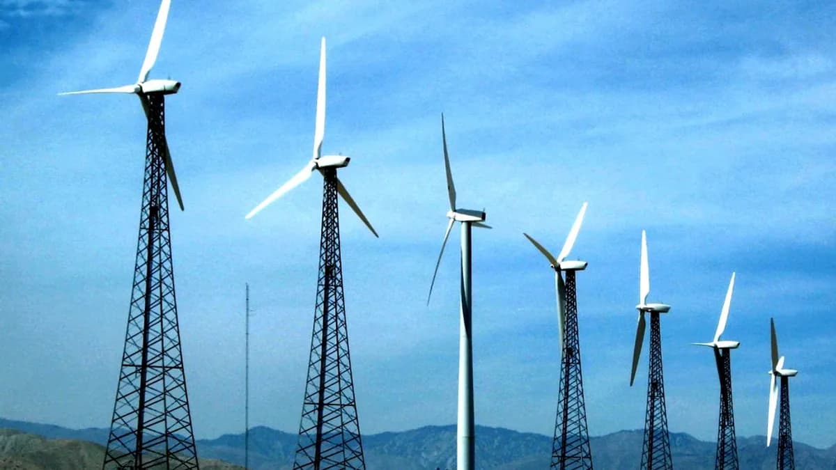 Eoliennes dans un parc eolien en Californie du Sud representant la durabilite et la tech climatique